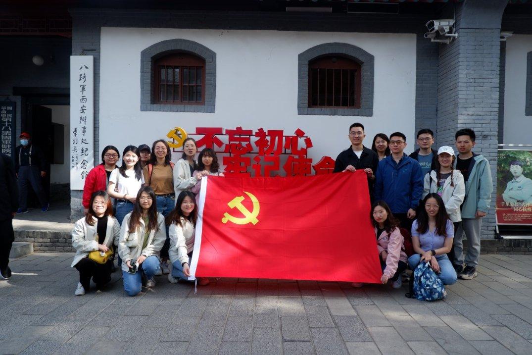 球王贝利，他是唯一一个得过3次世界杯冠军的球员，他的实力有多强？游戏画面
